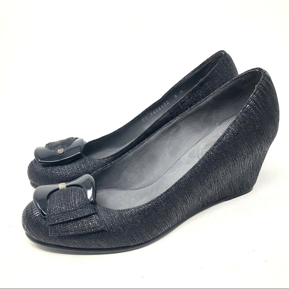 Stuart Weitzman Bucalina Wedge Heel NWOB 7 N Black textured